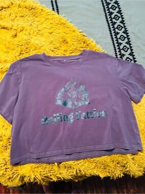 Gray 'Rolling Fatties' Graphic Crop Tee
